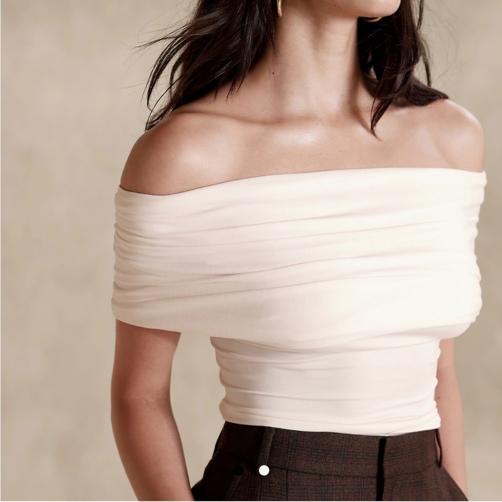 NWOT Banana republic cotton/modal off-shoulder top